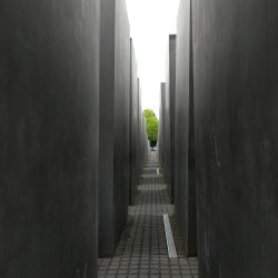 memorial to the murdered jews